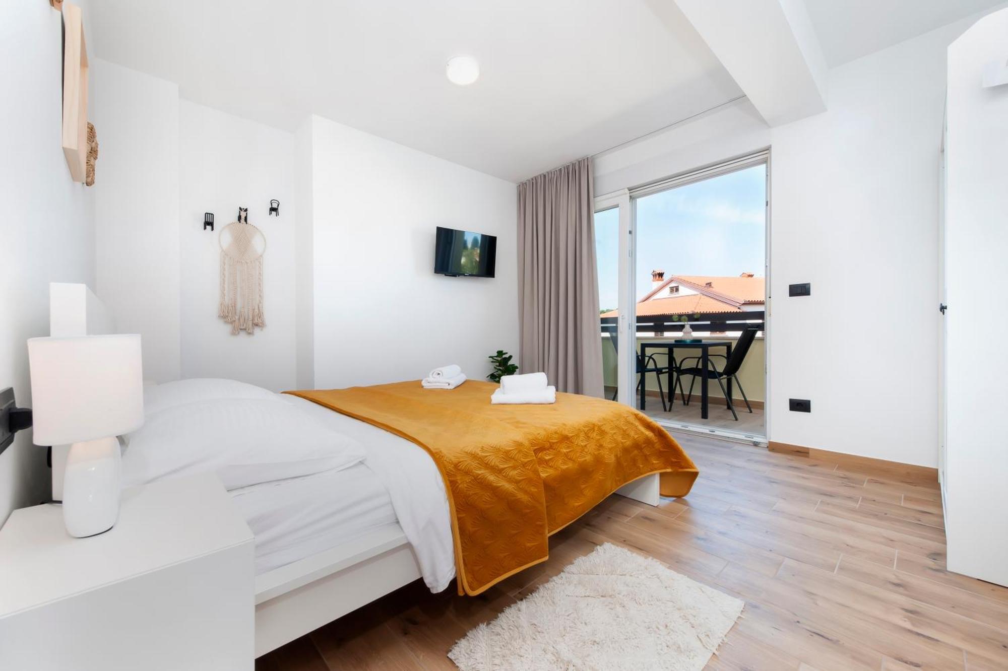 Apartments Sunrise & Sunset Ровинь Экстерьер фото